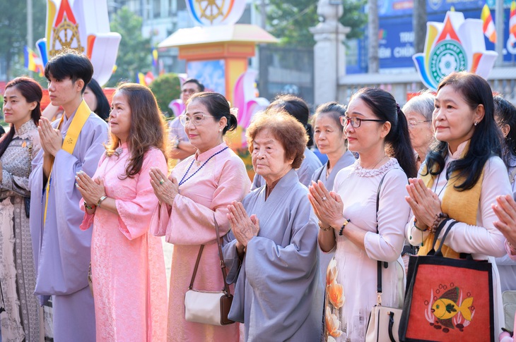 TPHCM: Khai mạc triển lãm 45 năm Giáo hội Phật giáo Việt Nam- Ảnh 5. TPHCM: Khai mạc triển lãm 45 năm Giáo hội Phật giáo Việt Nam- Ảnh 5.