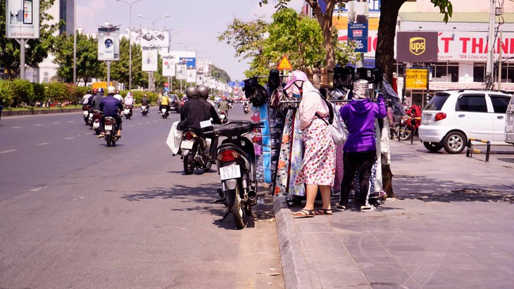 Nam Bộ nắng nóng kéo dài, lan rộng ra Trung Bộ- Ảnh 1.