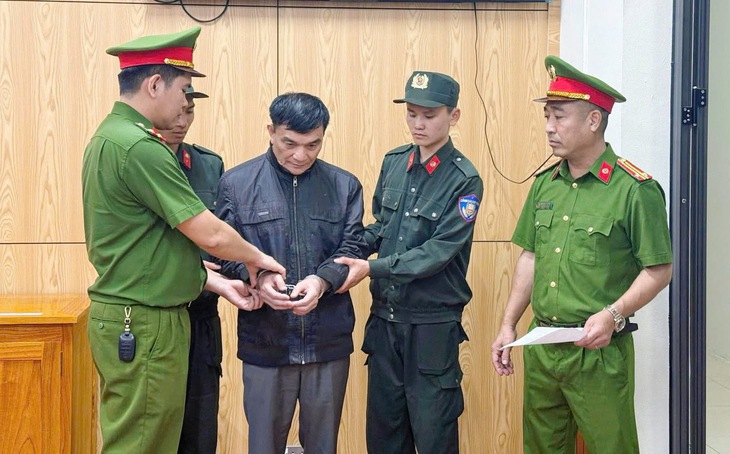 Vụ 'xã hội đen núp bóng doanh nhân' ở Phú Thọ: Khởi tố loạt cán bộ- Ảnh 1.