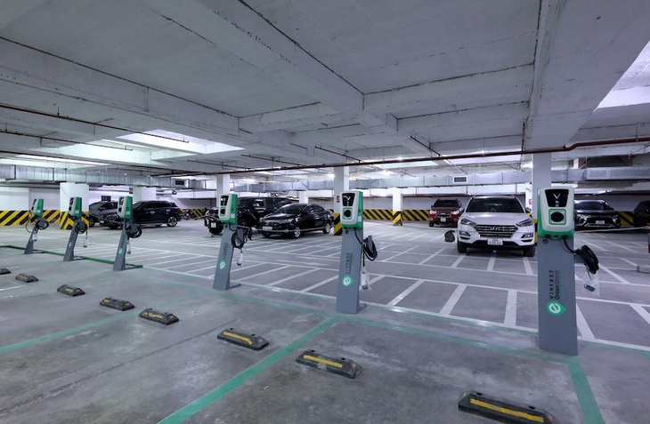 Thủ tướng yêu cầu thúc đẩy hạ tầng trạm sạc xe điện tại chung cư- Ảnh 1. Thủ tướng yêu cầu thúc đẩy hạ tầng trạm sạc xe điện tại chung cư- Ảnh 1.