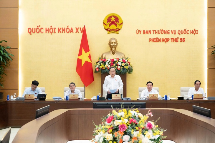 UBTVQH khai mạc phiên họp cuối cùng của nhiệm kỳ, xem xét nhiều nội dung quan trọng- Ảnh 1.