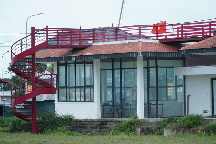 Cận cảnh dự án 670 tỷ đồng 'đắp chiếu' trên đất vàng tại Thanh Hóa vừa bị thu hồi- Ảnh 4. Cận cảnh dự án 670 tỷ đồng 'đắp chiếu' trên đất vàng tại Thanh Hóa vừa bị thu hồi- Ảnh 4.