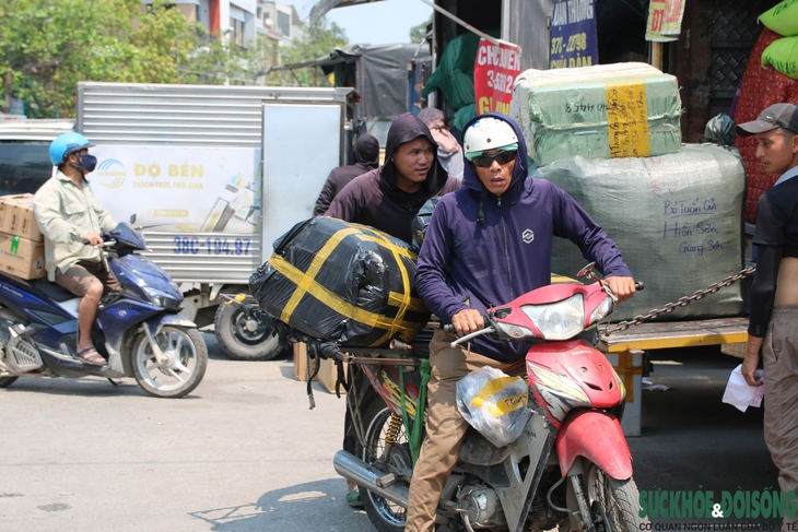 Nghệ An nắng nóng gay gắt, bác sĩ khuyến cáo cách bảo vệ sức khỏe- Ảnh 1.