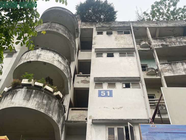 Chung cư xuống cấp nghiêm trọng giữa trung tâm Hà Nội chuẩn bị 'thay áo mới'- Ảnh 2.