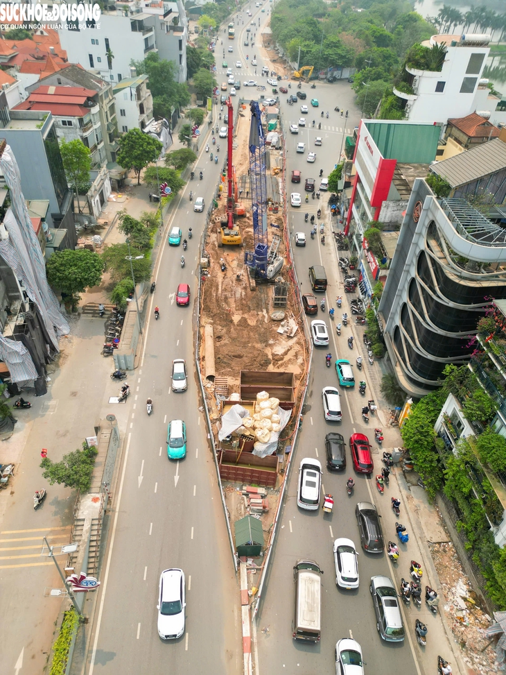 Người dân tháo dỡ tài sản bàn giao mặt bằng xây "siêu cầu" 20.000 tỷ đồng- Ảnh 2.