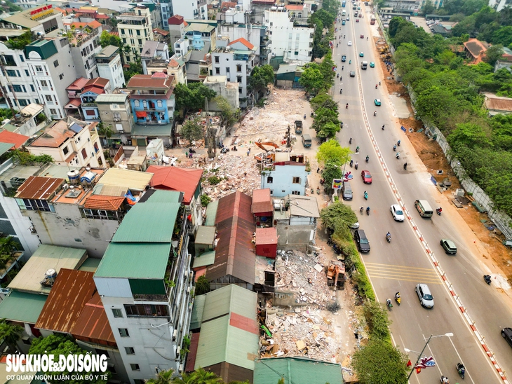Người dân tháo dỡ tài sản bàn giao mặt bằng xây "siêu cầu" 20.000 tỷ đồng- Ảnh 10.