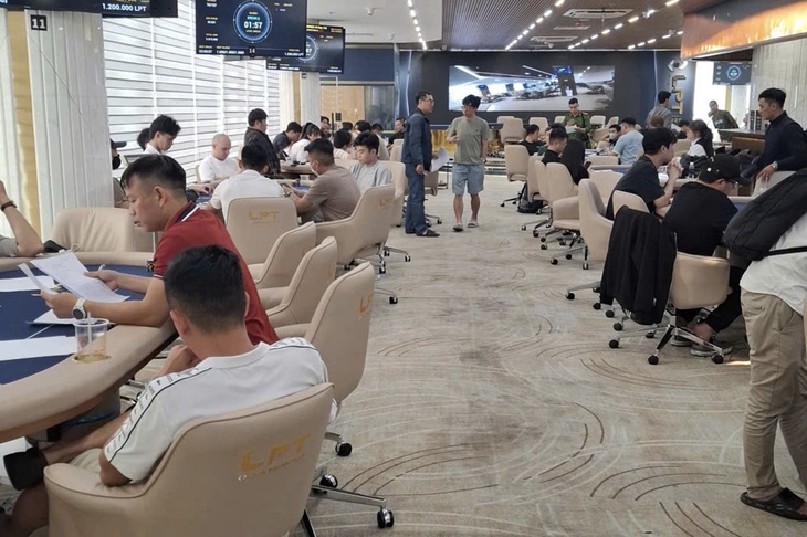 Công an Đà Nẵng triệt xóa tụ điểm tổ chức đánh bạc trái phép ‘núp bóng’ giải đấu Poker tại khách sạn ven biển- Ảnh 1.