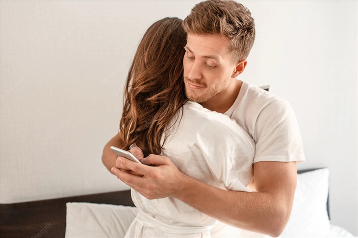 Tăng mức xử phạt hành vi ngoại tình từ 18/5: Có phải cứ ngoại tình là bị xử lý?- Ảnh 1.