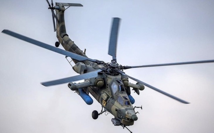 Video trực thăng 'Thợ săn đêm' Mi-28 của Nga gục ngã trước UAV Ukraine- Ảnh 1.