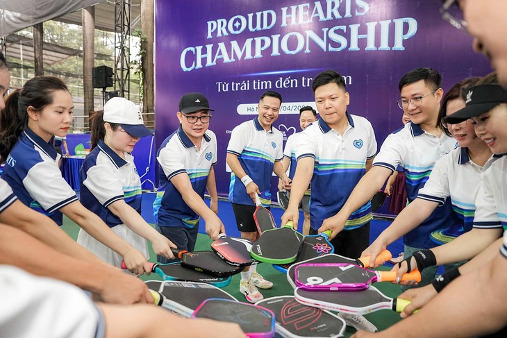 Bác sĩ, dược sĩ thi đấu Pickleball gây quỹ mổ tim cho trẻ em nghèo- Ảnh 1. Bác sĩ, dược sĩ thi đấu Pickleball gây quỹ mổ tim cho trẻ em nghèo- Ảnh 1.