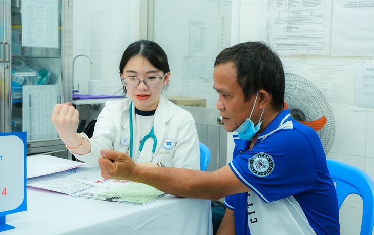 TPHCM đồng loạt triển khai khám sức khỏe miễn phí cho người dân, đưa y tế đến tận nhà
- Ảnh 9.