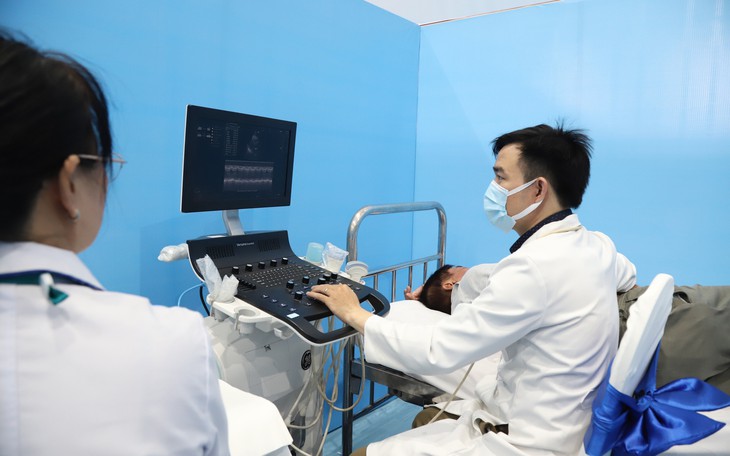 Một ngày, gần 30.000 người dân TPHCM được tầm soát sức khỏe- Ảnh 2.
