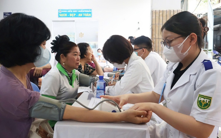 TPHCM đồng loạt triển khai khám sức khỏe miễn phí cho người dân, đưa y tế đến tận nhà
- Ảnh 12.