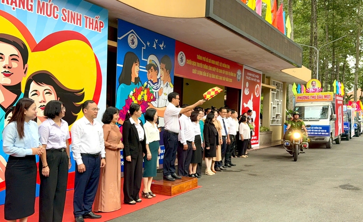 TPHCM phát động chiến dịch ứng phó mức sinh thấp, nâng cao chất lượng dân số- Ảnh 2. TPHCM phát động chiến dịch ứng phó mức sinh thấp, nâng cao chất lượng dân số- Ảnh 2.