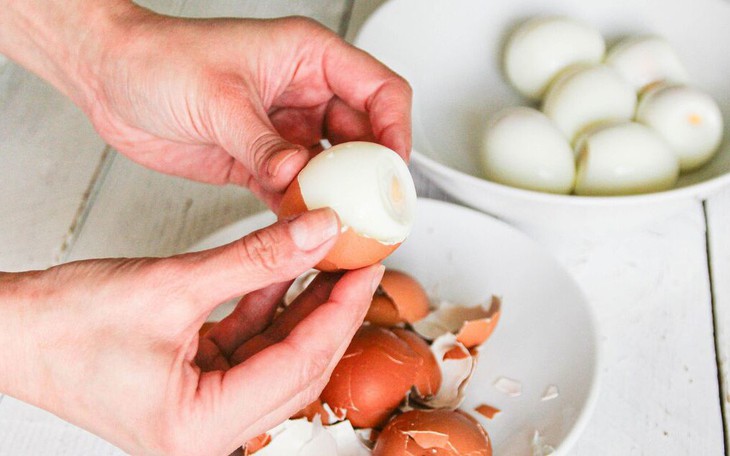 Axit uric cao ăn trứng được không?