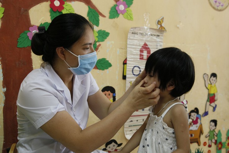 Thiếu vi chất dinh dưỡng: 'gánh nặng thầm lặng' của phụ nữ và trẻ em- Ảnh 1.