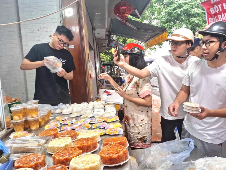 Thị trường bánh trôi - bánh chay năm nay có gì đặc biệt?- Ảnh 1. Thị trường bánh trôi - bánh chay năm nay có gì đặc biệt?- Ảnh 1.
