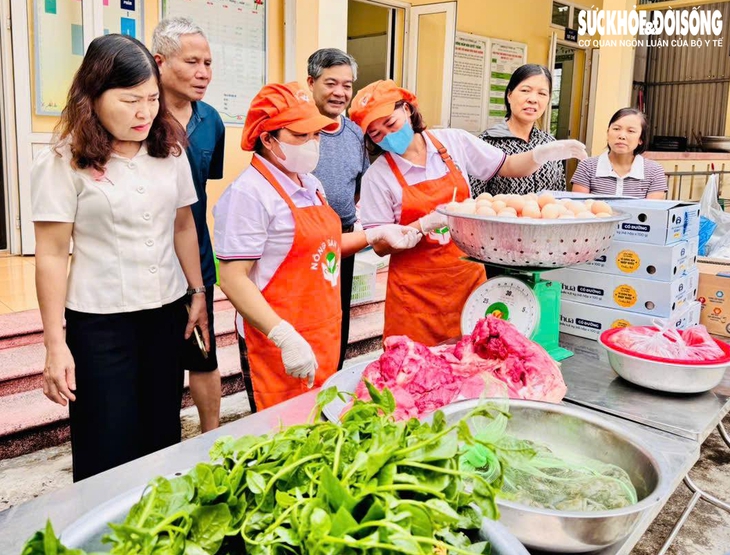 Hiệu trưởng, hiệu phó ở Hải Phòng phải chịu trách nhiệm về an toàn bữa ăn bán trú- Ảnh 1. Hiệu trưởng, hiệu phó ở Hải Phòng phải chịu trách nhiệm về an toàn bữa ăn bán trú- Ảnh 1.