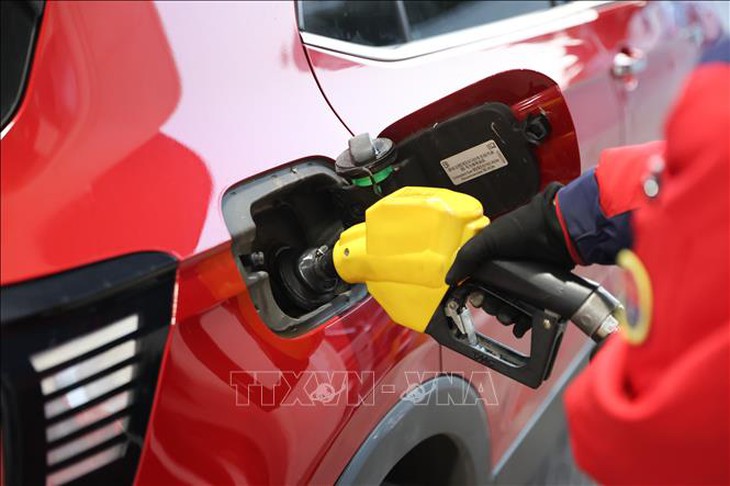 Giá dầu Brent giảm xuống sát mức 98 USD/thùng- Ảnh 1.