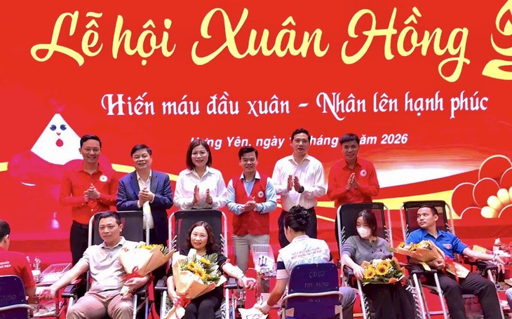 24 lần hiến máu, những người không quen biết vẫn chọn cách cứu nhau- Ảnh 2. 24 lần hiến máu, những người không quen biết vẫn chọn cách cứu nhau- Ảnh 2.