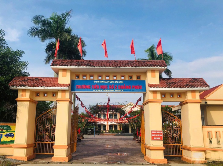 Đình chỉ công tác hiệu trưởng sau đơn tố cáo sai phạm trong tuyển dụng, tài chính- Ảnh 1. Đình chỉ công tác hiệu trưởng sau đơn tố cáo sai phạm trong tuyển dụng, tài chính- Ảnh 1.