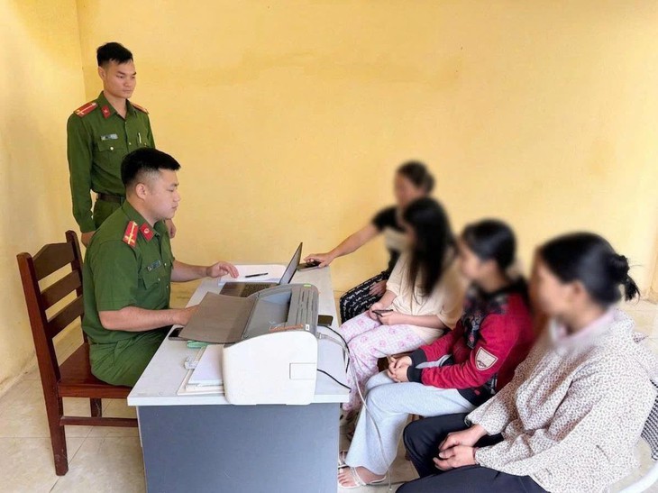 Ngăn chặn 2 thiếu nữ vùng cao bỏ nhà đi tìm 'việc nhẹ lương cao'- Ảnh 1.