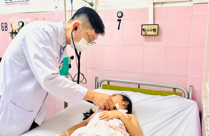 TPHCM kiểm tra toàn bộ chuỗi cung ứng sau vụ hơn 200 học sinh ngộ độc- Ảnh 2.