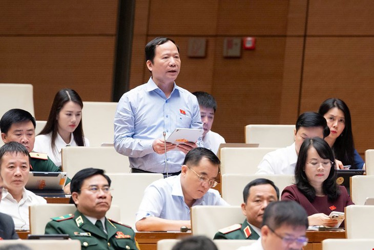 Sớm sắp xếp thôn, tổ dân phố, ban hành chế độ cho lực lượng không chuyên trách- Ảnh 1. Sớm sắp xếp thôn, tổ dân phố, ban hành chế độ cho lực lượng không chuyên trách- Ảnh 1.