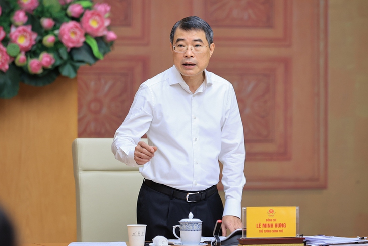 Thủ tướng yêu cầu không để thiếu điện, xăng dầu trong mọi tình huống- Ảnh 2.