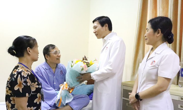 Niềm vui ngày ra viện của những người bệnh được ghép tạng thành công tại Bệnh viện Việt Nam - Thụy Điển Uông Bí- Ảnh 1. Niềm vui ngày ra viện của những người bệnh được ghép tạng thành công tại Bệnh viện Việt Nam - Thụy Điển Uông Bí- Ảnh 1.