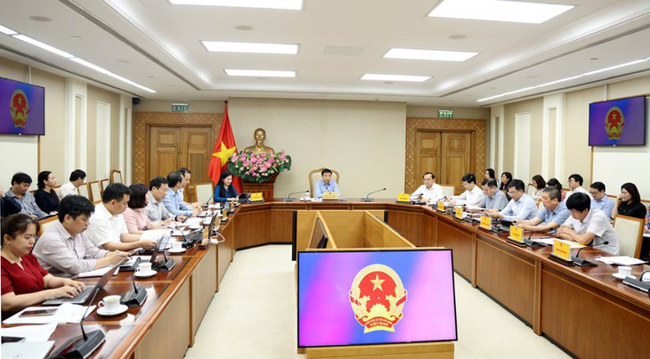 Phó Thủ tướng: Không lợi dụng biến động chi phí để tăng giá bất hợp lý- Ảnh 1. Phó Thủ tướng: Không lợi dụng biến động chi phí để tăng giá bất hợp lý- Ảnh 1.
