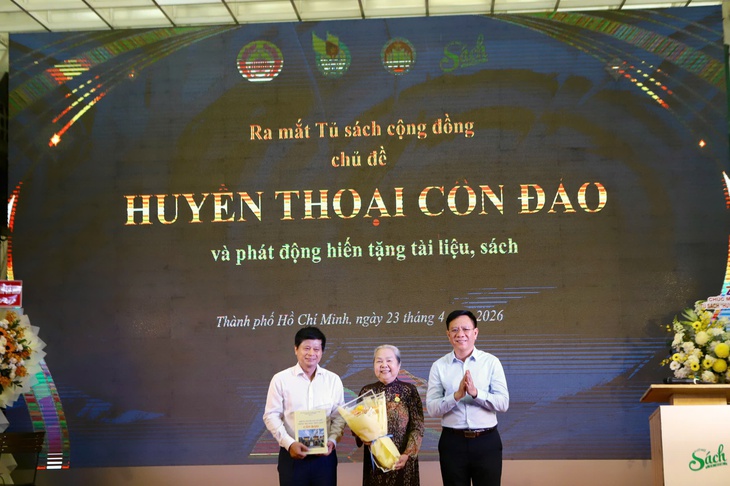 Tủ sách ‘Huyền thoại Côn Đảo’ khơi dậy niềm tự hào từ ký ức lịch sử- Ảnh 5. Tủ sách ‘Huyền thoại Côn Đảo’ khơi dậy niềm tự hào từ ký ức lịch sử- Ảnh 5.