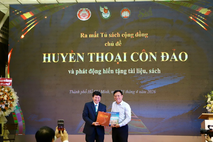Tủ sách ‘Huyền thoại Côn Đảo’ khơi dậy niềm tự hào từ ký ức lịch sử- Ảnh 6. Tủ sách ‘Huyền thoại Côn Đảo’ khơi dậy niềm tự hào từ ký ức lịch sử- Ảnh 6.