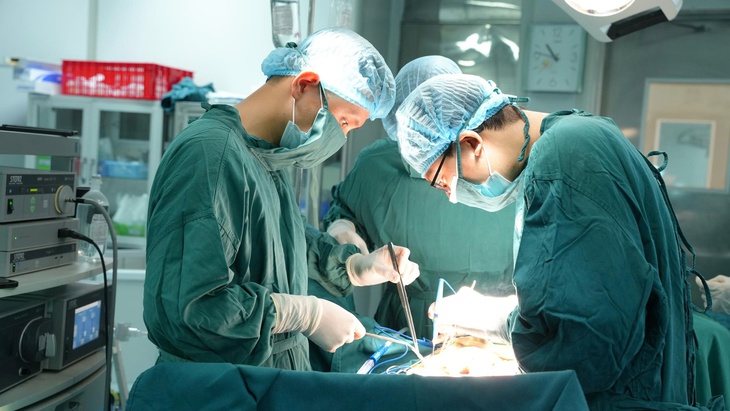 Phẫu thuật thành công ca bệnh hiếm gặp giúp người đàn ông thoát biến chứng kéo dài- Ảnh 1.