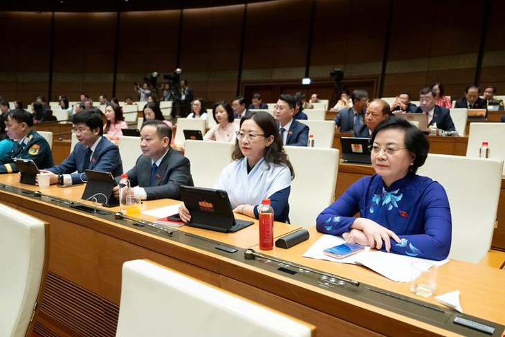 Nghị quyết Kỳ họp thứ Nhất: Tăng nguồn lực cải cách tiền lương nhờ tiết kiệm chi thường xuyên- Ảnh 4. Nghị quyết Kỳ họp thứ Nhất: Tăng nguồn lực cải cách tiền lương nhờ tiết kiệm chi thường xuyên- Ảnh 4.