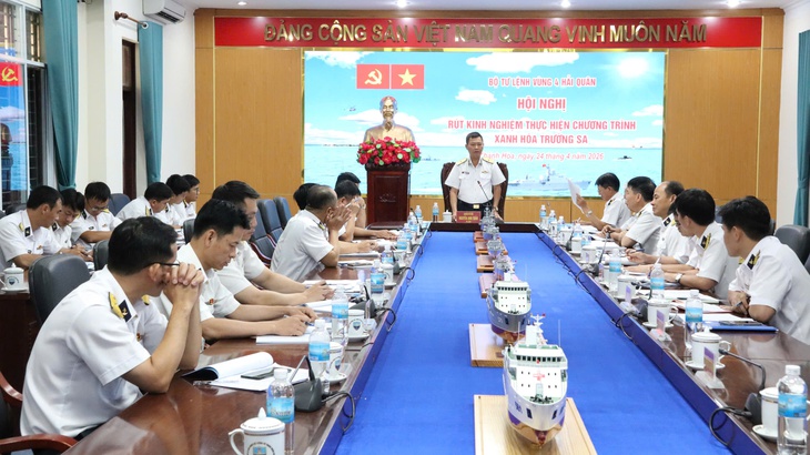Nâng chất lượng trồng cây, từng bước phủ xanh Trường Sa- Ảnh 1.