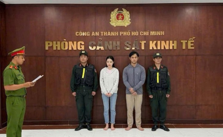 Bắt cặp vợ chồng cầm đầu đường dây sản xuất thực phẩm chức năng giảm cân chứa chất cấm- Ảnh 1.