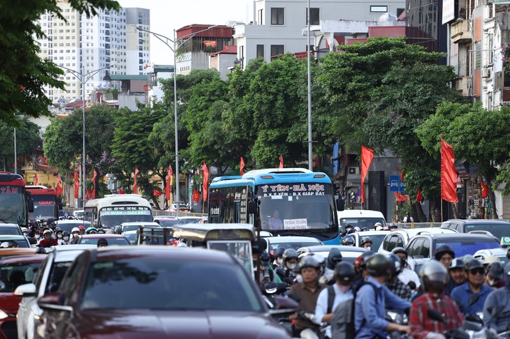 Hà Nội chỉ rõ tuyến đường nên đi để tránh ùn tắc khi về quê dịp 2/9- Ảnh 2.