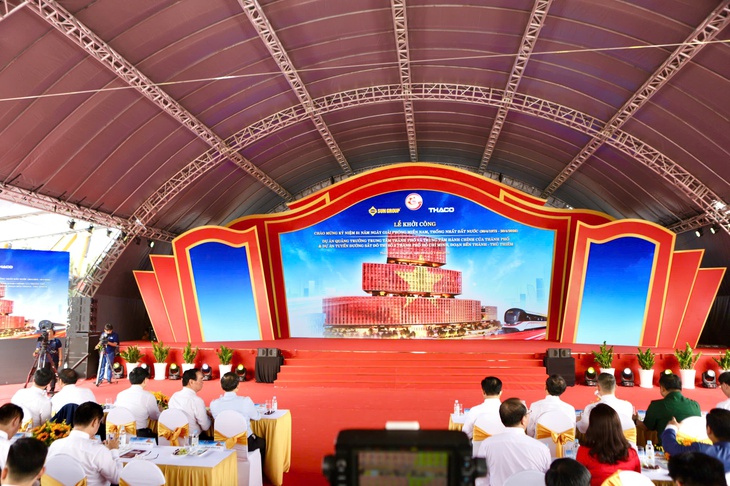 TPHCM khởi công loạt ‘siêu dự án’, lãnh đạo cam kết tháo gỡ đến cùng vướng mắc cho doanh nghiệp- Ảnh 4.