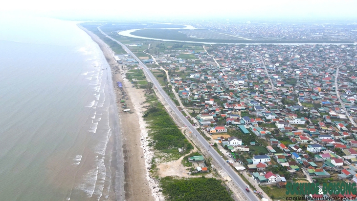 Cận cảnh tuyến đường ven biển gần 5.000 tỷ đồng ở Nghệ An sắp 'về đích'- Ảnh 1.