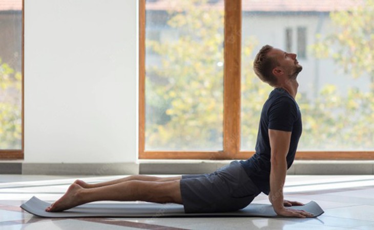 4 tư thế yoga tốt cho cân bằng nội tiết tố nam- Ảnh 1.