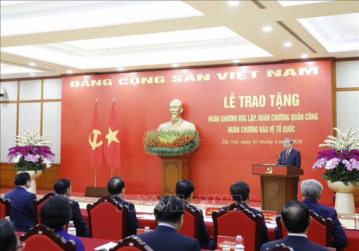 Lễ trao tặng huân chương cao quý cho lãnh đạo Đảng, Nhà nước- Ảnh 5. Lễ trao tặng huân chương cao quý cho lãnh đạo Đảng, Nhà nước- Ảnh 5.