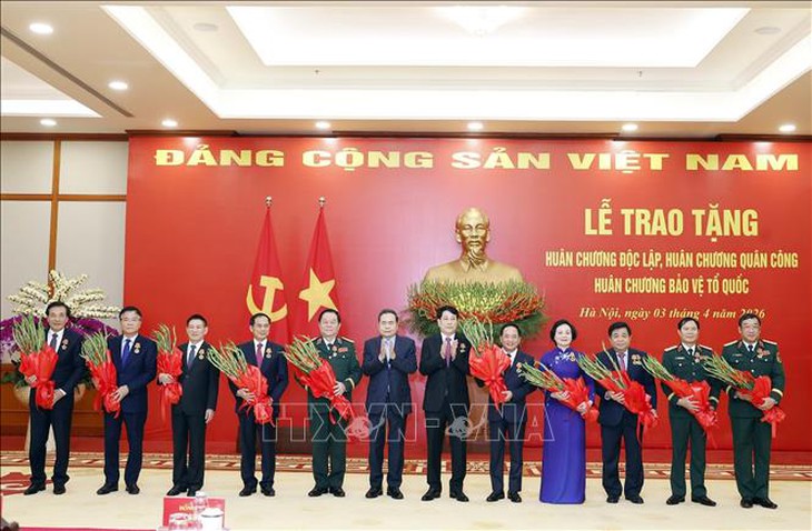 Lễ trao tặng huân chương cao quý cho lãnh đạo Đảng, Nhà nước- Ảnh 3. Lễ trao tặng huân chương cao quý cho lãnh đạo Đảng, Nhà nước- Ảnh 3.