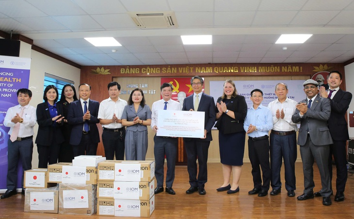 Hà Tĩnh tiếp nhận nguồn viện trợ y tế 2,28 tỷ đồng- Ảnh 2. Hà Tĩnh tiếp nhận nguồn viện trợ y tế 2,28 tỷ đồng- Ảnh 2.