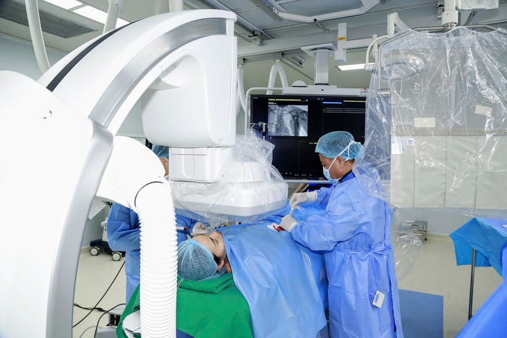 Căn bệnh rối loạn nhịp tim khiến lồng ngực cô gái ‘rung lên dữ dội'- Ảnh 1.
