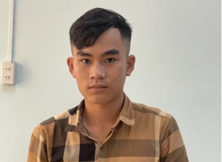 Khởi tố thanh niên đâm người bằng dao gấp trong cuộc nhậu- Ảnh 1.
