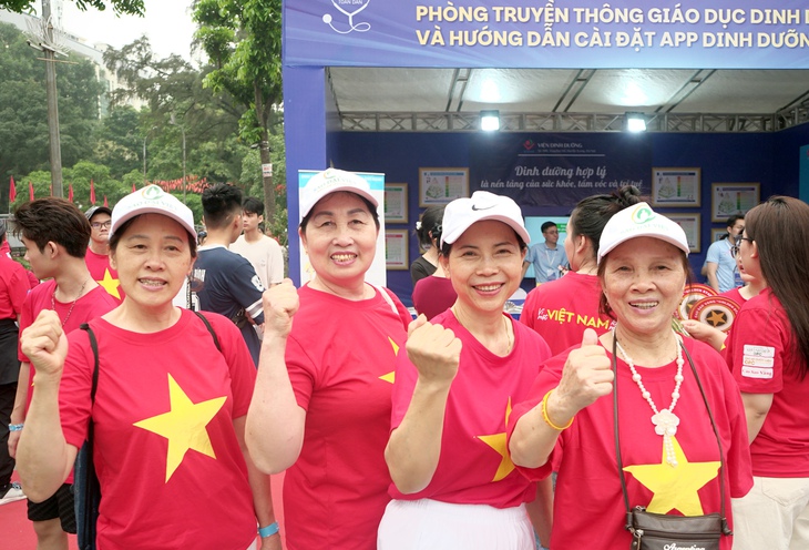 Đông đảo người dân được khám, tư vấn sức khỏe miễn phí tại Lễ mít tinh phát động Ngày Sức khỏe toàn dân- Ảnh 12.