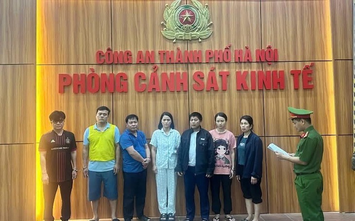 Vụ 300 tấn thịt lợn bệnh "vào" trường học, chợ dân sinh: Cán bộ kiểm dịch thu tiền theo tháng để lò mổ "tự do" hoạt động