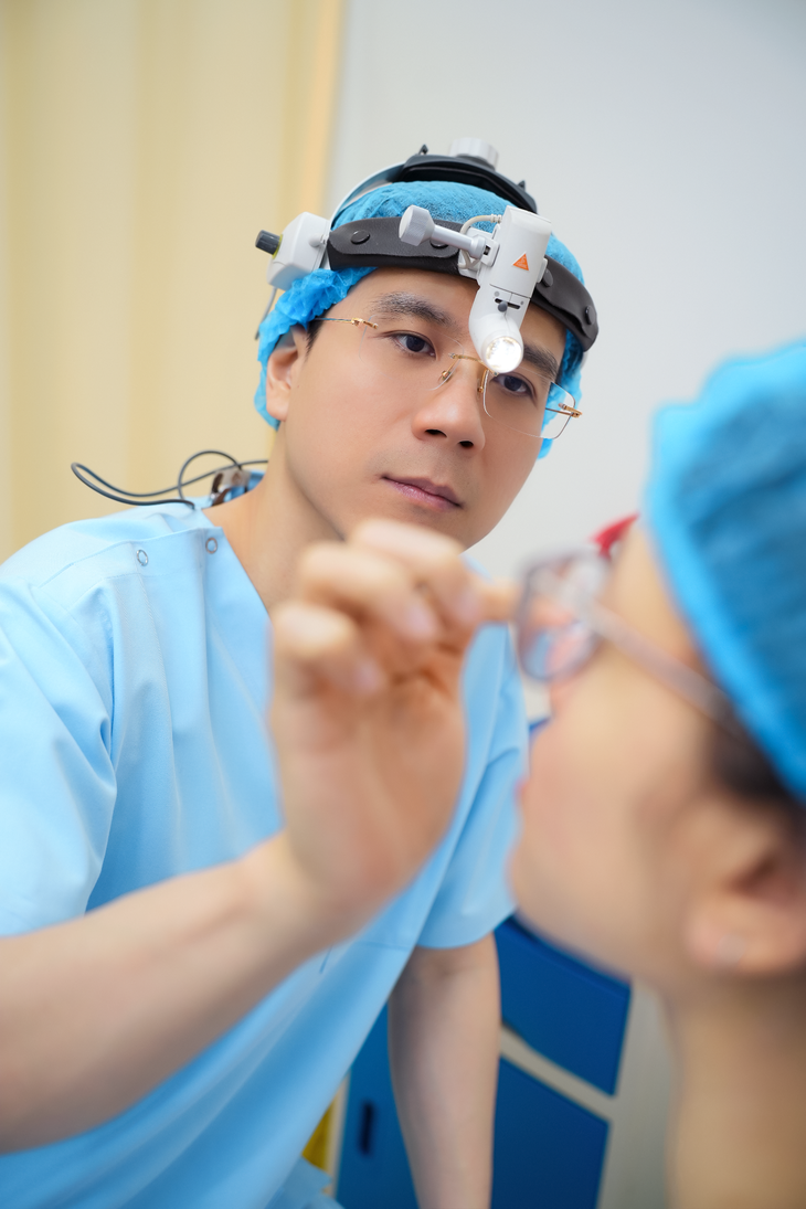 Bác sĩ Lê Hoàng Vinh: Phụ nữ trung niên có cần can thiệp thẩm mỹ?- Ảnh 2.