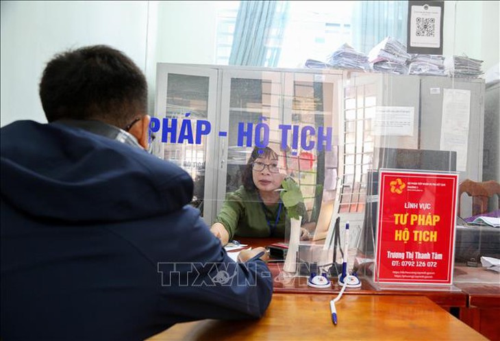 Sửa Luật Hộ tịch để giảm giấy tờ, đẩy mạnh liên thông dữ liệu- Ảnh 1. Sửa Luật Hộ tịch để giảm giấy tờ, đẩy mạnh liên thông dữ liệu- Ảnh 1.